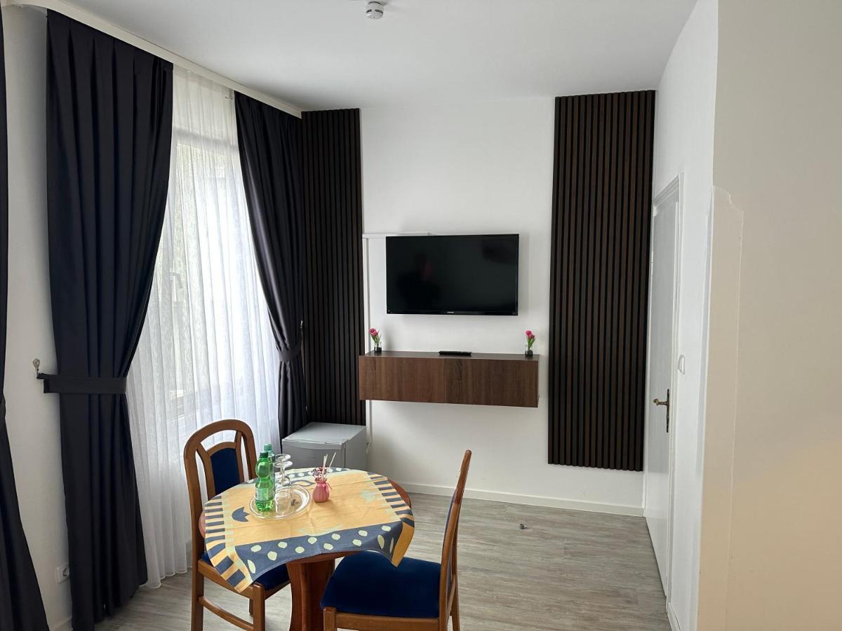 Economy Double Room 4